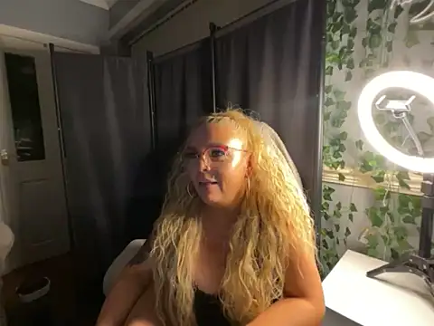 BonnyDesire online show from March 23, 2026, 8:02 pm