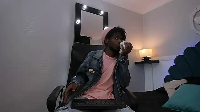 AllexJacob online show from October 3, 2025, 1:19 pm