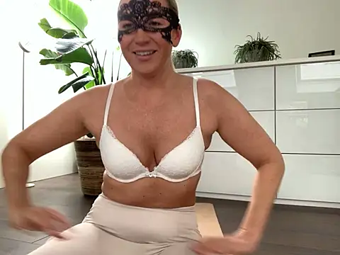 NikitaSky online show from December 4, 2025, 11:19 am