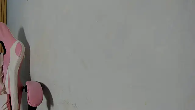 Naomis 35 online show from November 19, 2025, 7:14 pm