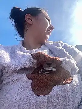 Emilie 1 online show from February 22, 2026, 2:48 pm