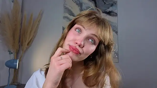 pienaple online show from October 9, 2025, 5:27 am