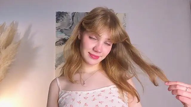 pienaple online show from October 20, 2025, 4:02 am