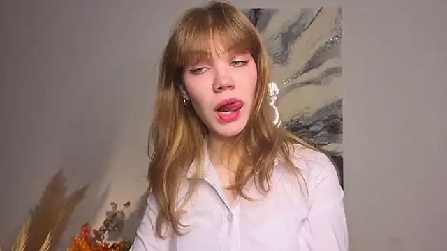 pienaple online show from November 9, 2025, 4:11 am