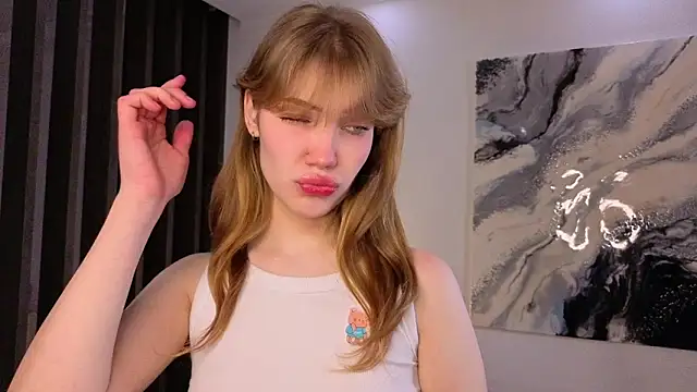 pienaple online show from December 23, 2025, 4:10 am