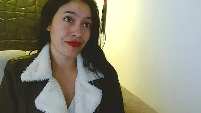 cristal1609 online show from October 4, 2025, 1:09 pm