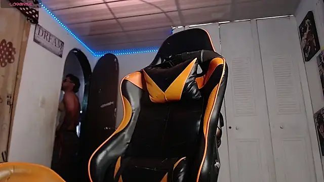 Chrys harris77 online show from November 21, 2025, 4:27 pm