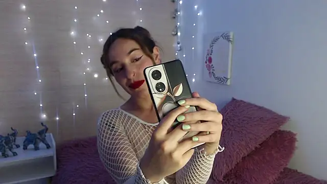 kat desiree online show from October 1, 2025, 8:04 pm