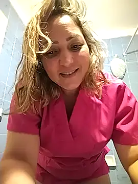 Lunita86 online show from November 19, 2025, 2:55 am