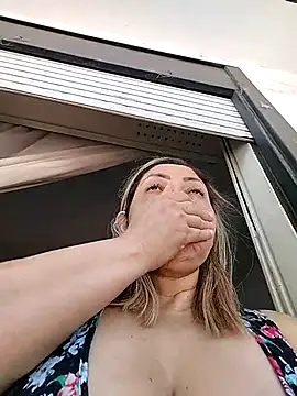 Lunita86 online show from January 6, 2026, 1:59 pm