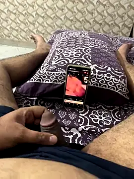 Snapshot of aflatoon121 chatting on October 5, 2025, 10:24 am aflatoon121 online show from October 5, 2025, 10:24 am