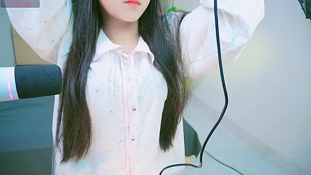 Cherry-26 online show from November 8, 2025, 1:11 pm