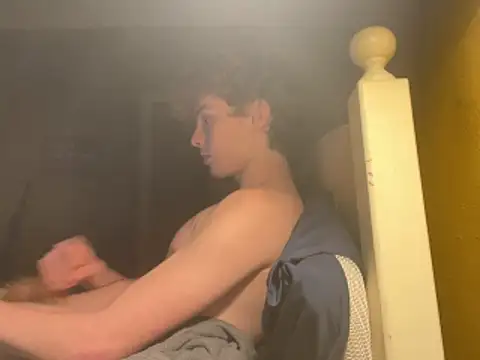 Snapshot of Randy9222 chatting on March 8, 2026, 10:46 pm Randy9222 online show from March 8, 2026, 10:46 pm