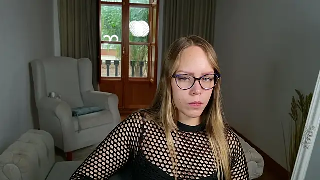 Snapshot of Naughty_Kitti chatting on October 13, 2025, 7:19 am Naughty Kitti online show from October 13, 2025, 7:19 am