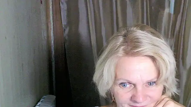 Snapshot of Zoe_Steell chatting on September 28, 2025, 2:55 pm Zoe Steell online show from September 28, 2025, 2:55 pm