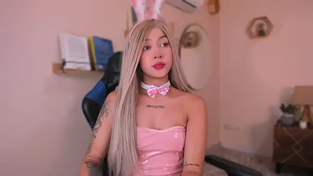 Snapshot of SofiaClarkson chatting on October 31, 2025, 12:28 pm SofiaClarkson online show from October 31, 2025, 12:28 pm