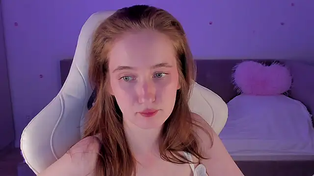 CrystalSoul  online show from October 25, 2025, 9:20 pm