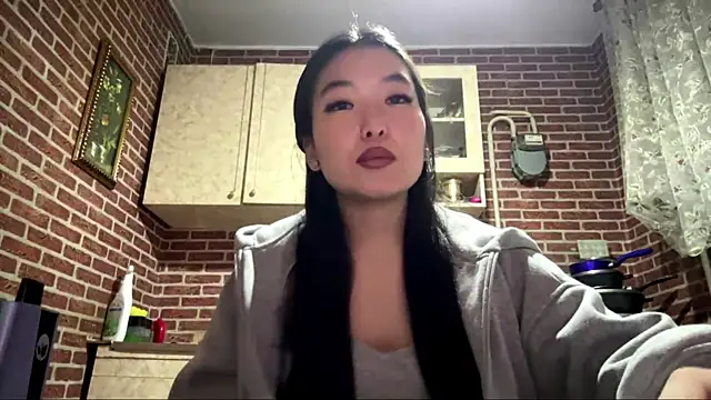 EmmaLeexth online show from January 14, 2026, 2:44 pm