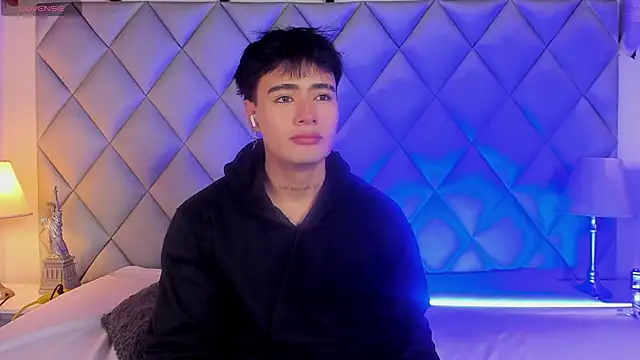 Clement Reyes online show from November 15, 2025, 1:18 pm