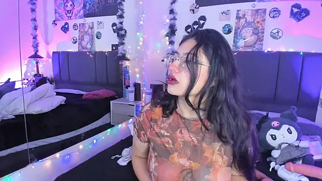 SabrinaV  online show from February 16, 2026, 11:39 am