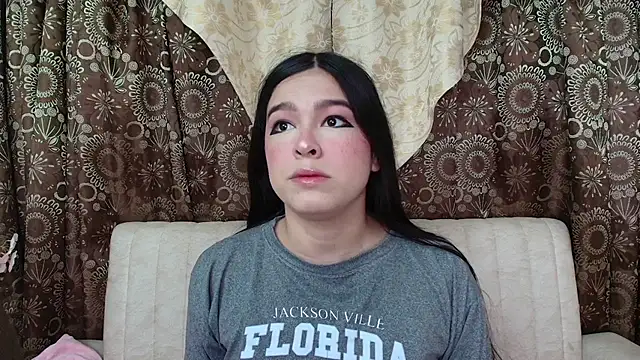 Snapshot of Dulcee_1 chatting on October 16, 2025, 11:11 am Dulcee 1 online show from October 16, 2025, 11:11 am