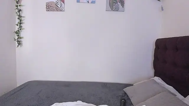 Snapshot of Dulcee_1 chatting on December 16, 2025, 11:15 am Dulcee 1 online show from December 16, 2025, 11:15 am