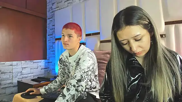 ANLLELOAndANGELA online show from April 1, 2026, 3:31 pm