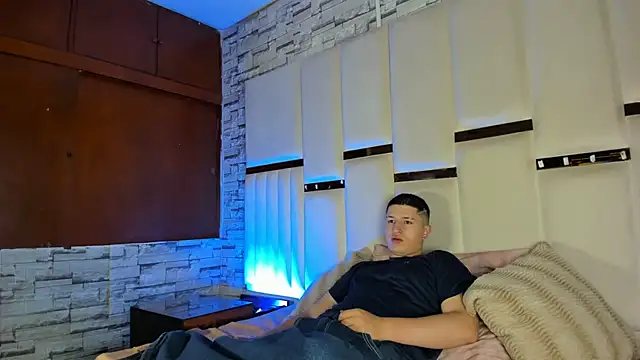 ANLLELOAndANGELA online show from April 15, 2026, 5:20 pm