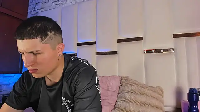 ANLLELOAndANGELA online show from April 18, 2026, 7:18 pm