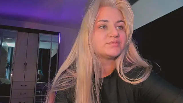 BarbaraSiren online show from October 12, 2025, 3:55 pm