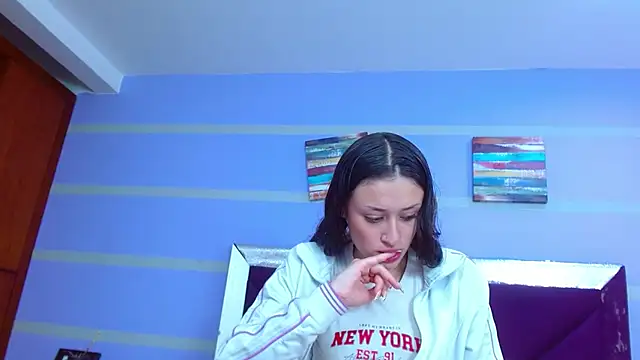 Snapshot of Emily_Swiftt chatting on November 15, 2025, 3:37 am Emily Swiftt online show from November 15, 2025, 3:37 am