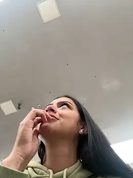 Mia fire666 online show from April 17, 2026, 5:49 pm