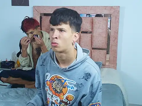 DemianSalvatore online show from December 5, 2025, 8:16 pm