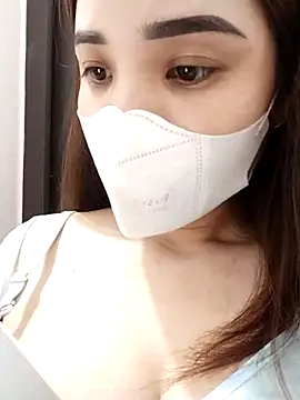 Snapshot of -Miraa- chatting on October 19, 2025, 3:23 pm -Miraa- online show from October 19, 2025, 3:23 pm