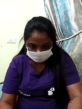 queendivya online show from October 3, 2025, 4:04 pm