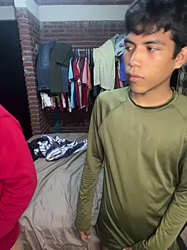 Snapshot of P4NT0J4 chatting on March 3, 2026, 5:24 am P4NT0J4 online show from March 3, 2026, 5:24 am