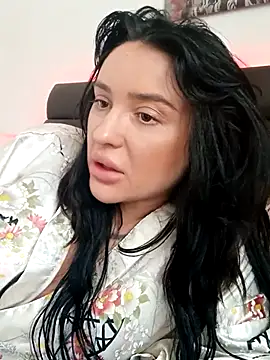 mariabloom9 online show from October 7, 2025, 10:56 am