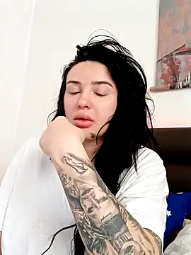 mariabloom9 online show from October 9, 2025, 10:02 am