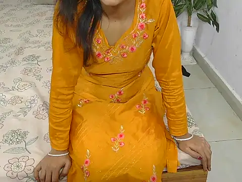 Lovelyy-couple online show from November 23, 2025, 12:27 pm