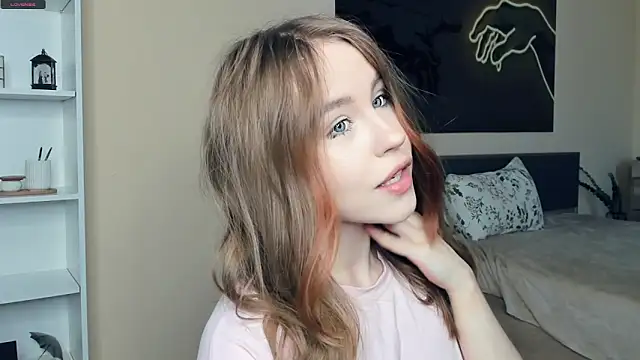 Snapshot of MaliaBourraine chatting on May 23, 2026, 7:24 am MaliaBourraine online show from May 23, 2026, 7:24 am