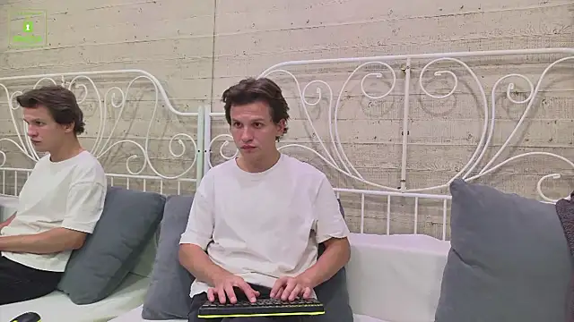 Snapshot of JesseCrosss chatting on September 23, 2025, 8:12 pm JesseCrosss online show from September 23, 2025, 8:12 pm