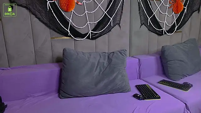 Snapshot of JesseCrosss chatting on October 15, 2025, 10:37 am JesseCrosss online show from October 15, 2025, 10:37 am