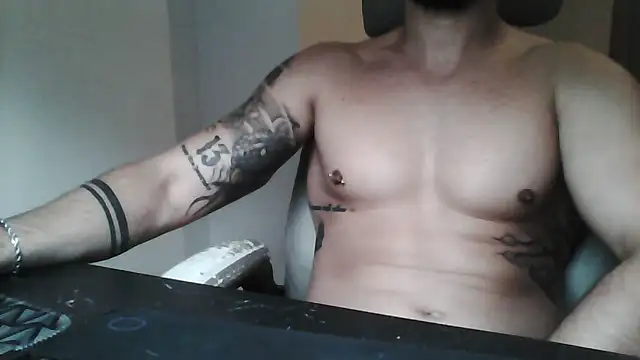 Snapshot of yourfantasy777 chatting on September 29, 2025, 7:30 pm yourfantasy777 online show from September 29, 2025, 7:30 pm