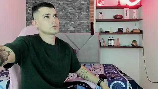 BooyHott  online show from January 8, 2026, 8:11 pm