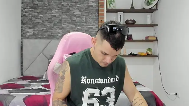 BooyHott  online show from February 11, 2026, 7:08 pm