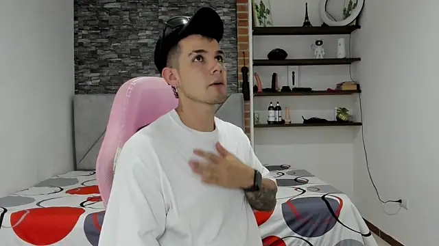 BooyHott  online show from March 2, 2026, 7:21 pm