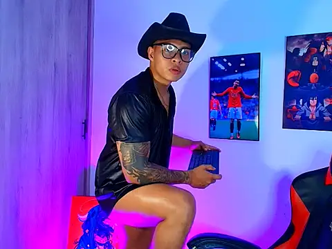 evan greey online show from October 31, 2025, 1:06 am