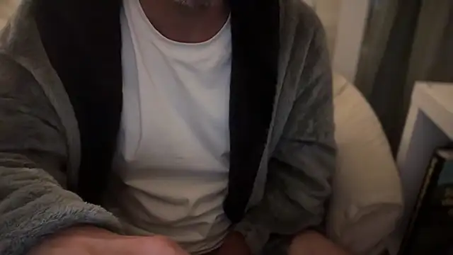 Snapshot of crisso06 chatting on September 24, 2025, 3:54 am crisso06 online show from September 24, 2025, 3:54 am