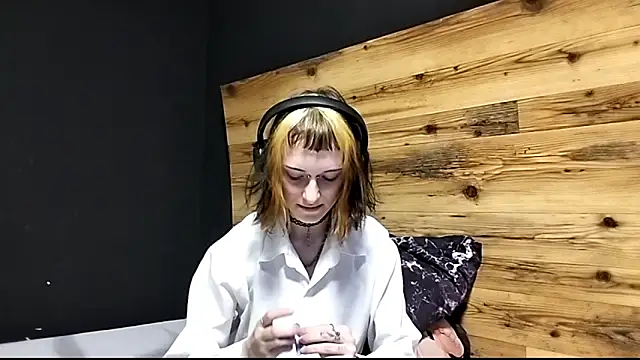 JenaeRadloff online show from September 26, 2025, 3:05 pm