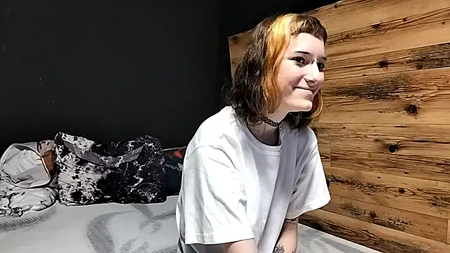 JenaeRadloff online show from October 6, 2025, 4:32 am